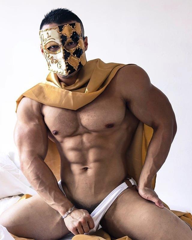 hot male 472 (18+)
