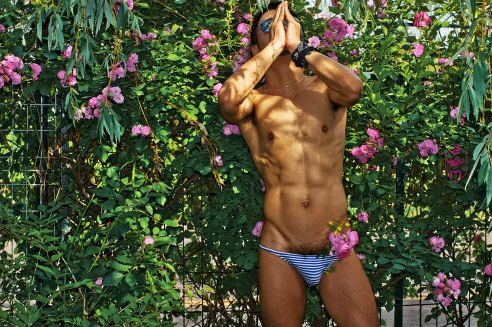 hot male 473 (18+)