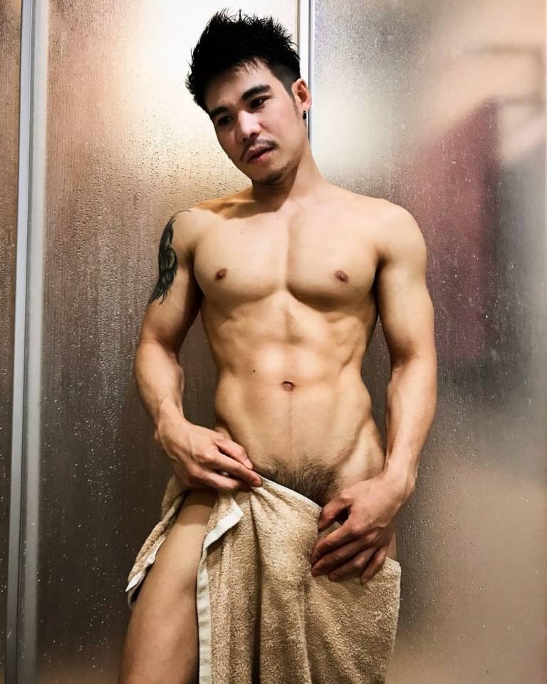 hot male 474 (18+)