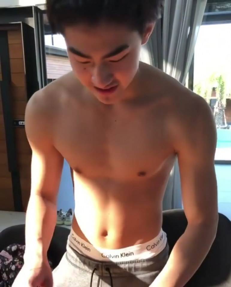 เจ้าขุน หุ่นเจ้าช่างน่ากินมาก