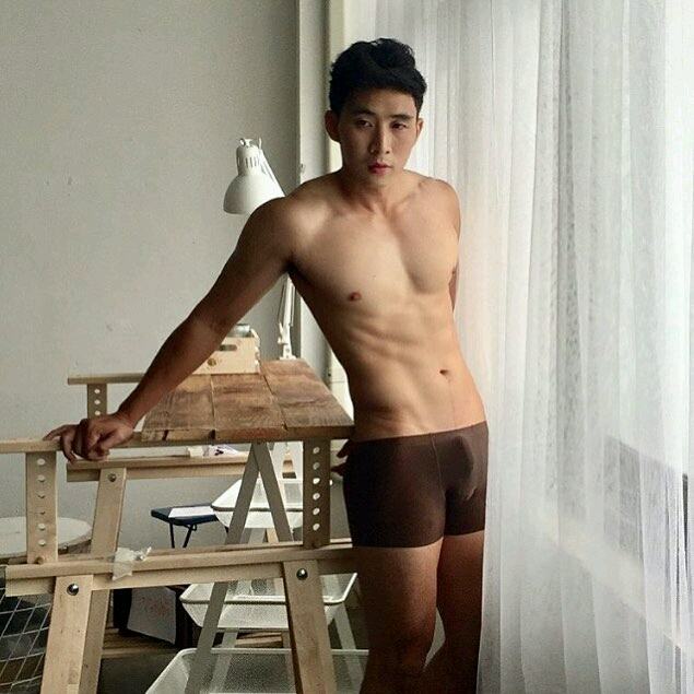 ทหารเรือสุดหล่อ