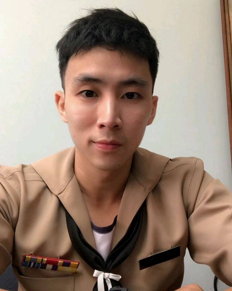 ทหารเรือสุดหล่อ