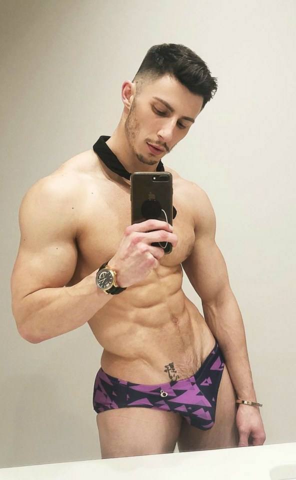 hot male 478 (18+)