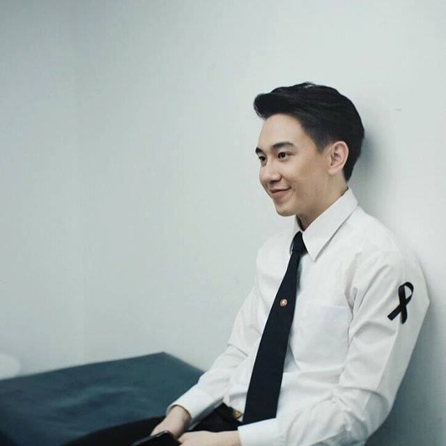 นิสิตชายที่แต่งกายไม่เรียบร้อย พบครูที่ห้องพักครูทีละสองคนค่ะ 2,592