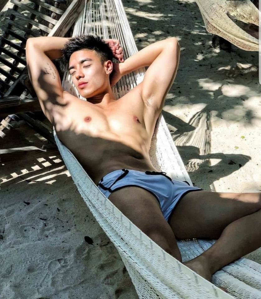 hot male 479 (18+)