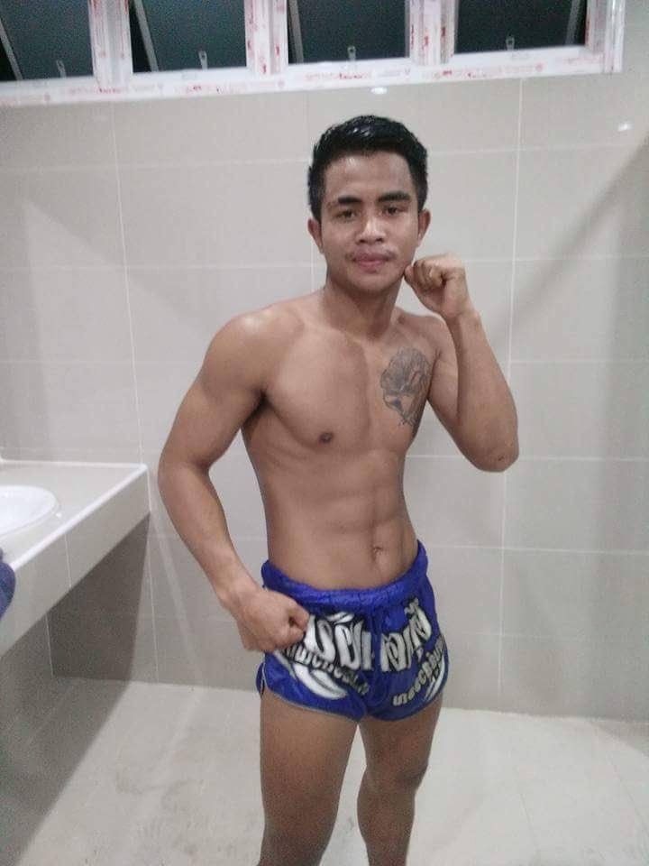 ชายบ้านๆ