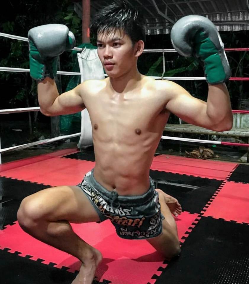 ชอบเลีย