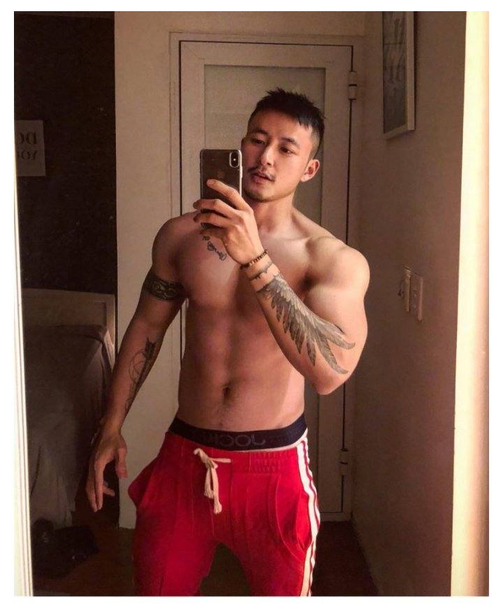 ชายโชว์