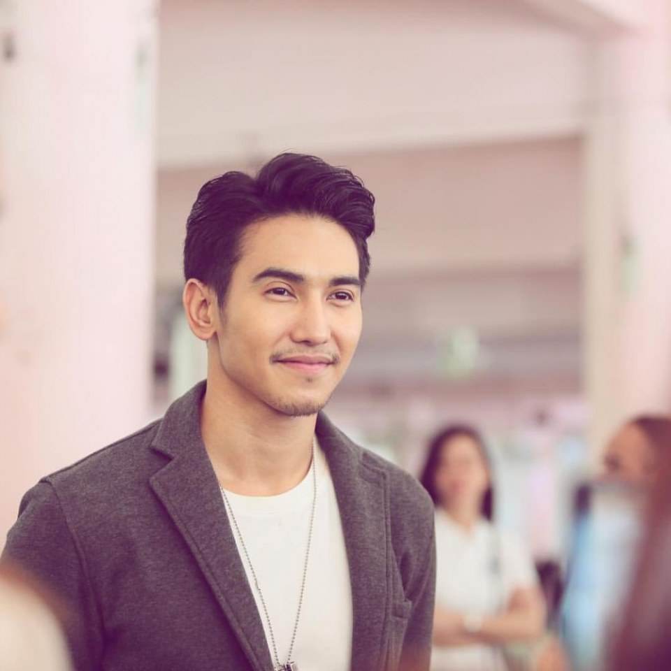 สายตา รอยยิ้ม ...ระทวย