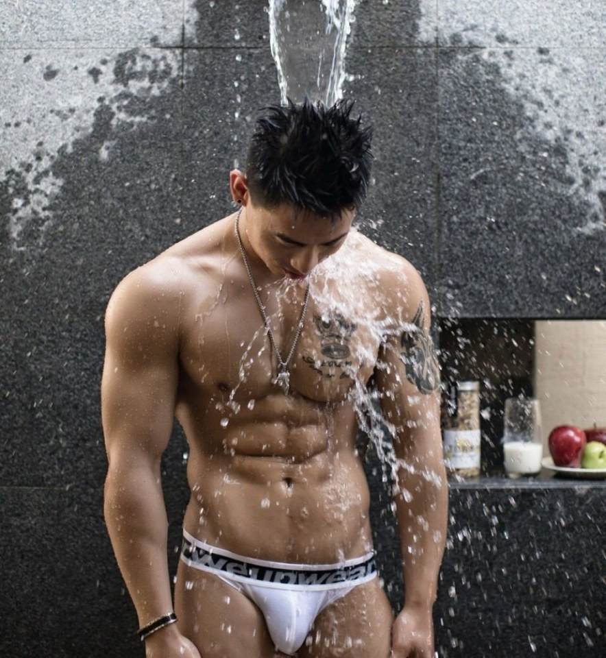 hot male 480 (18+)