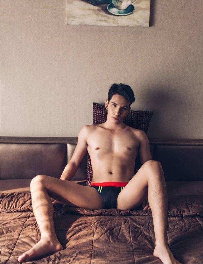 hot male 480 (18+)