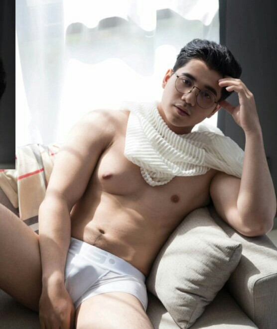 hot male 481 (18+)