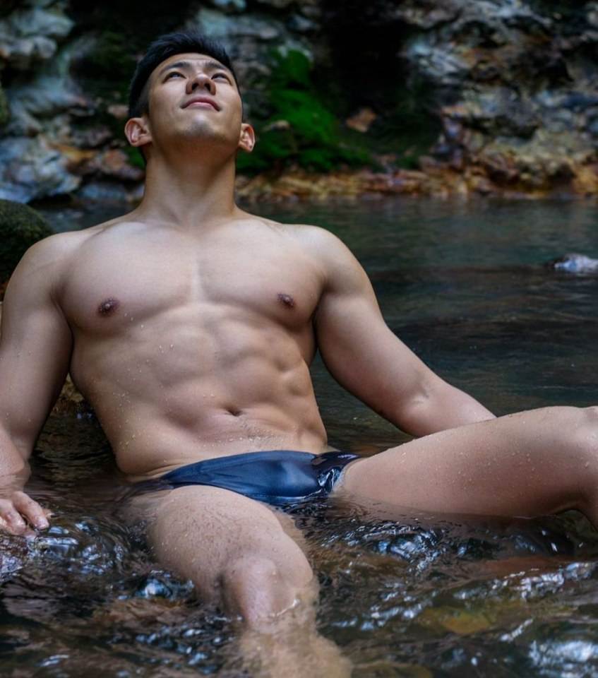 hot male 482 (18+)