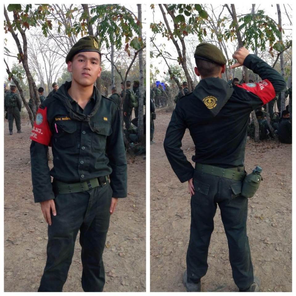 ผู้ชายที่มีภาพกดชัตเตอร์เป็นพหูพจน์ 2,606