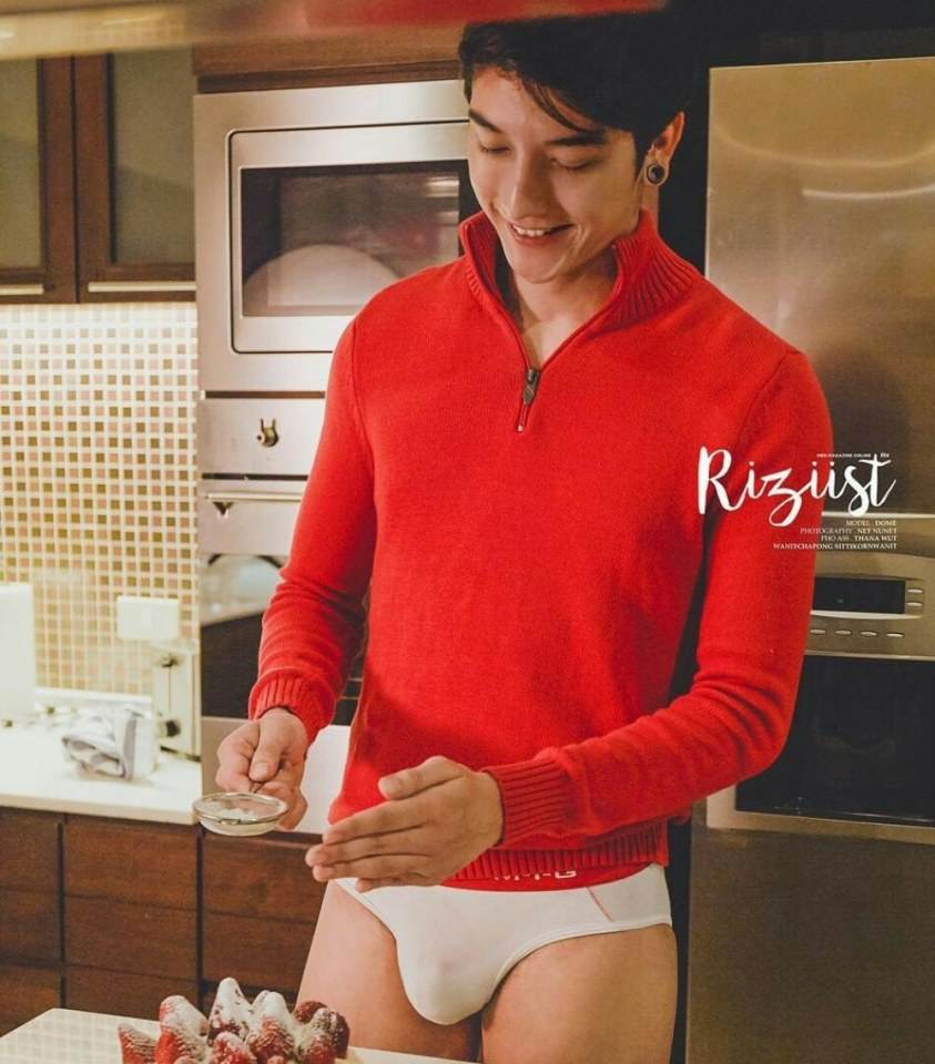 hot male 483 (18+)