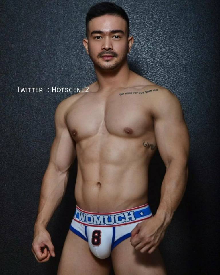 hot male 483 (18+)