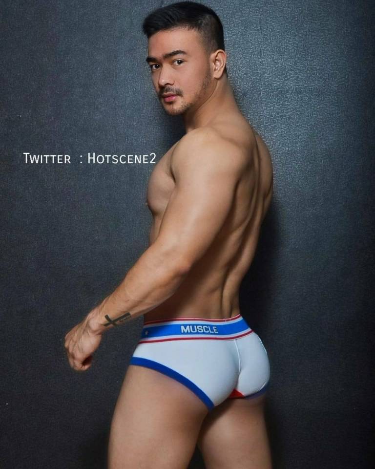 hot male 483 (18+)