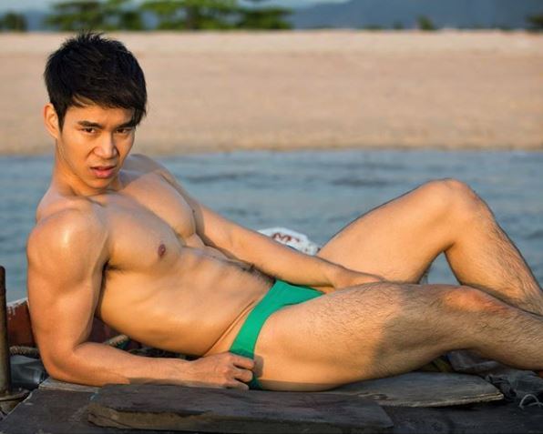 โอ้โห แซ่บมาก เอิร์ล ณนธภัคร กับแฟชั่นรับซัมเมอร์