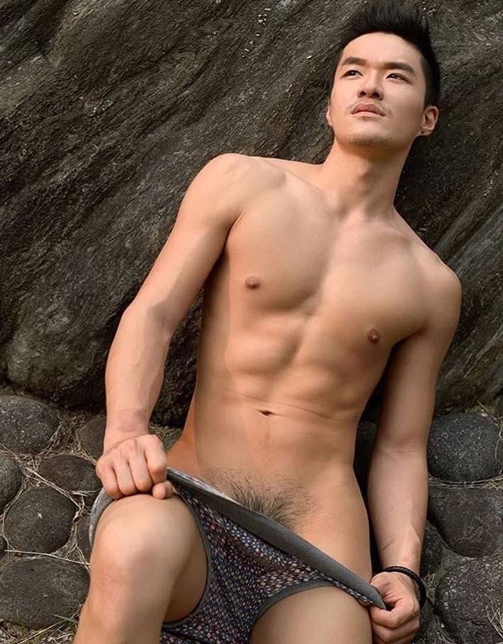 hot male 486 (18+)
