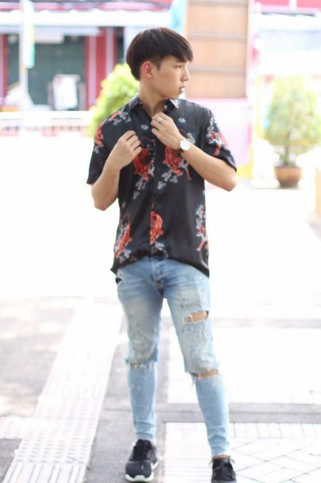 ผู้ชายยืน 2,649