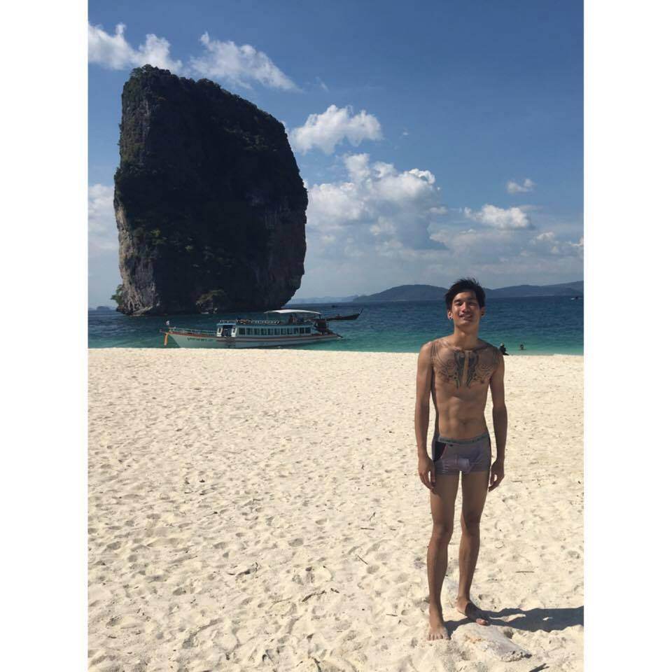 ผู้ชายยืน 2,649