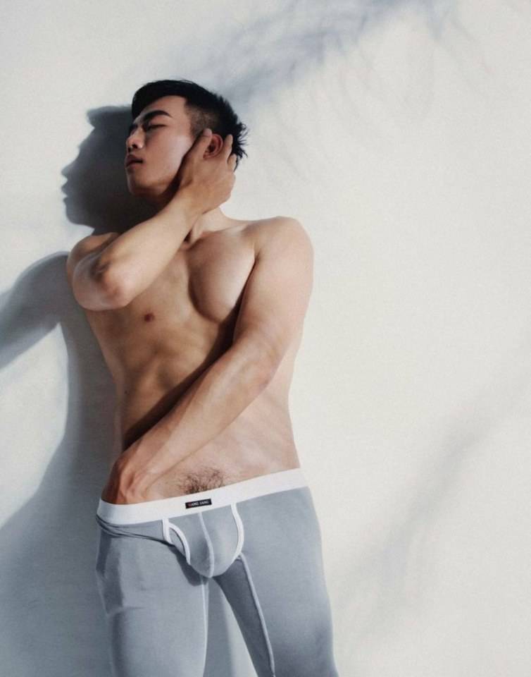 hot male 489 (18+)