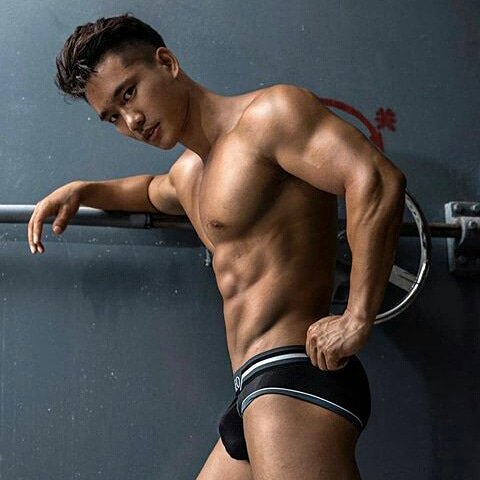 hot male 491 (18+)