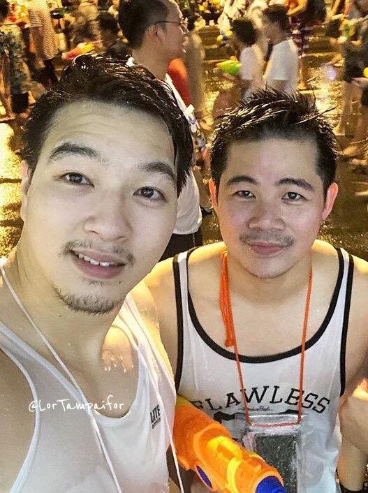 ผู้ชายเปียกน้ำ 1