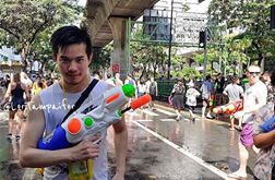 ผู้ชายเปียกน้ำ 1