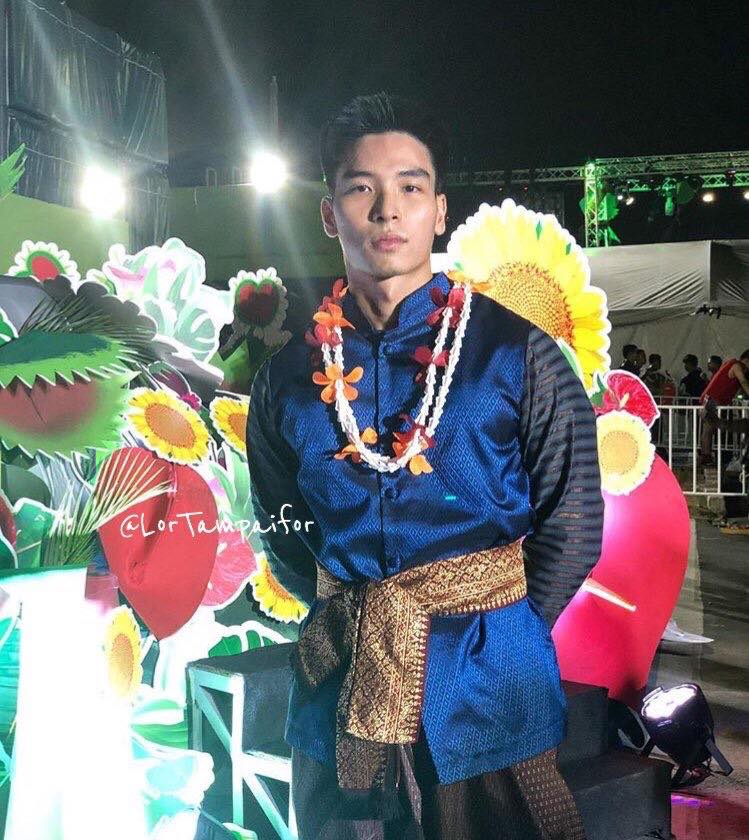 ผู้ชายเปียกน้ำ 1