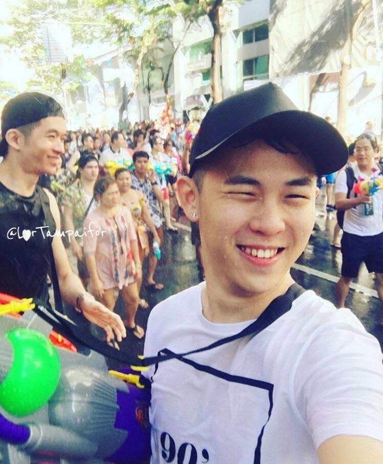 ผู้ชายเปียกน้ำ 1