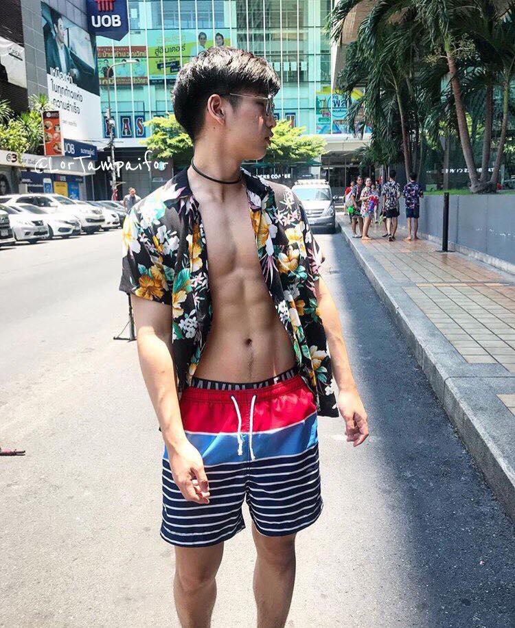 ผู้ชายเปียกน้ำ 2