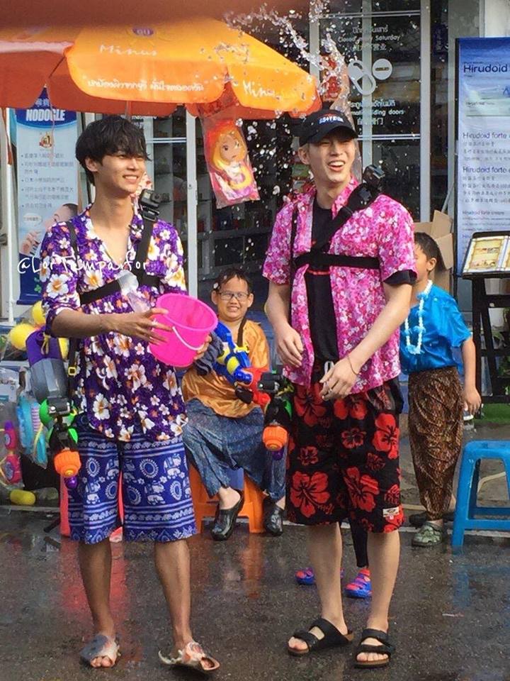 ผู้ชายเปียกน้ำ 2