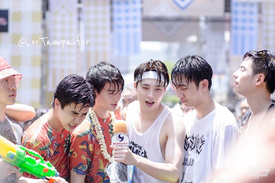 ผู้ชายเปียกน้ำ 2