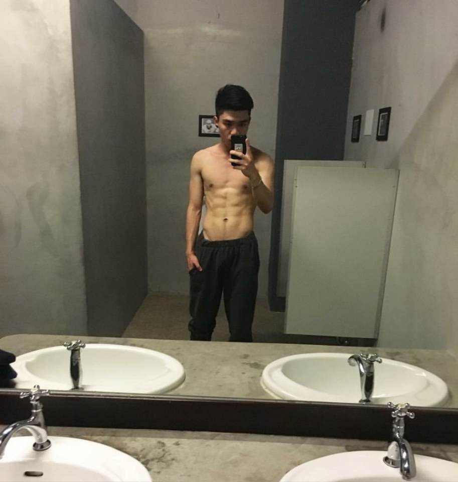 ถ่ายตัวเอง ในห้องน้ำ 2,667