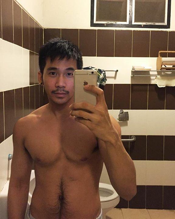 ถ่ายตัวเอง ในห้องน้ำ 2,667