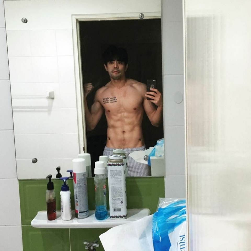 ถ่ายตัวเอง ในห้องน้ำ 2,667