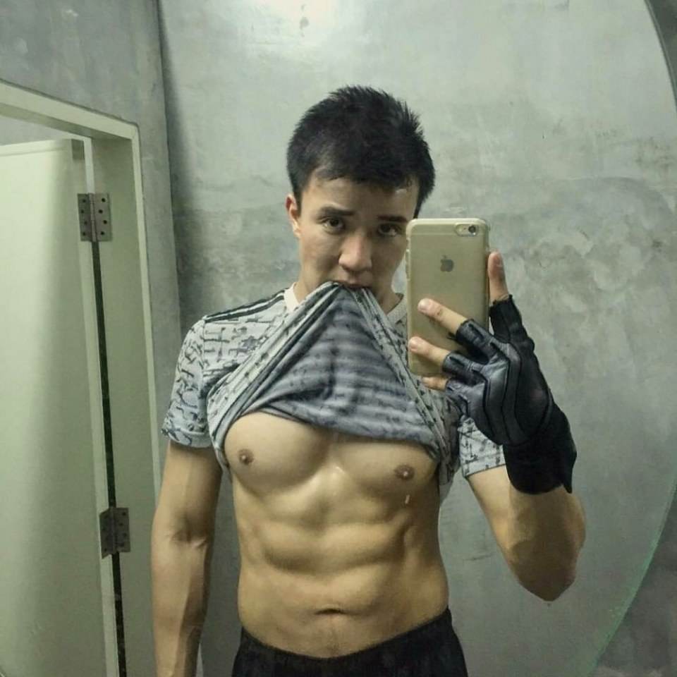 ถ่ายตัวเอง ในห้องน้ำ 2,667