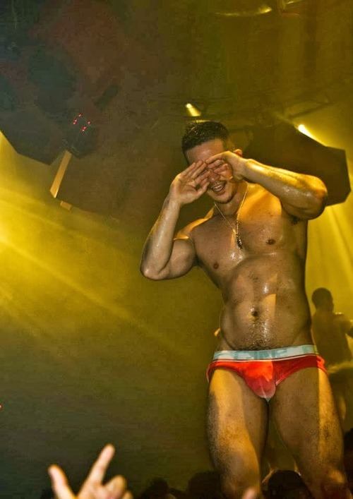 hot male 494 (18+)