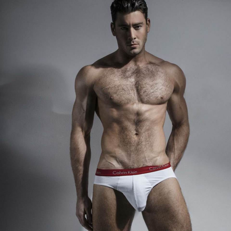 hot male 495 (18+)