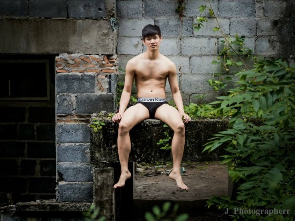hot male 496 (18+)