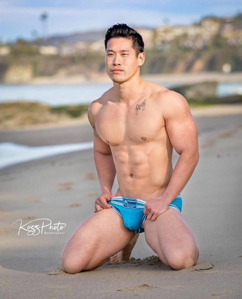 hot male 496 (18+)