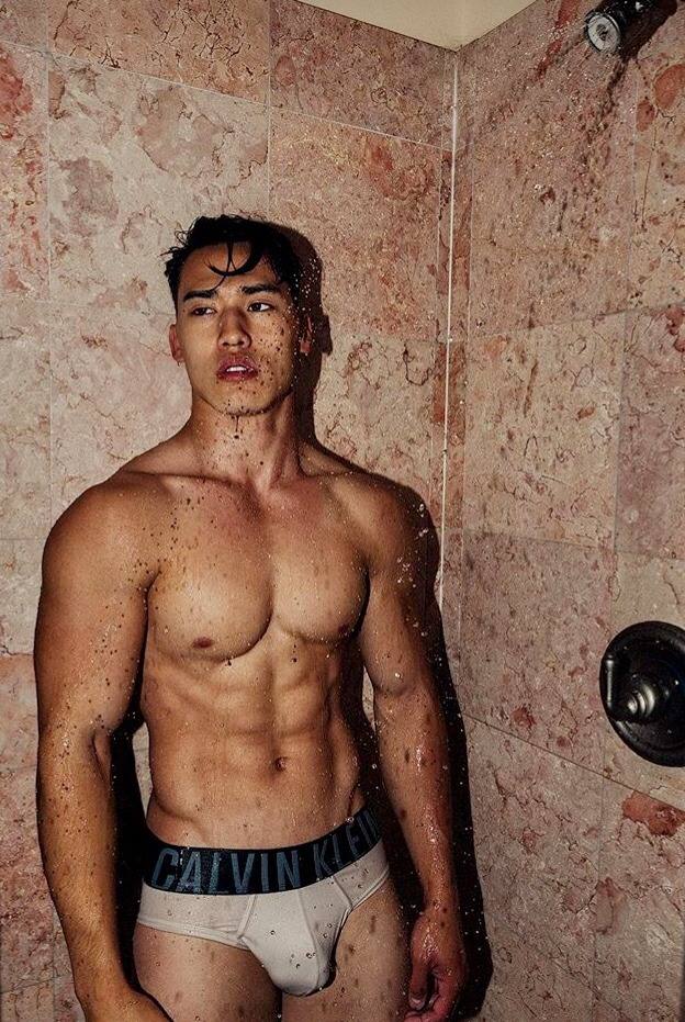 hot male 497 (18+)