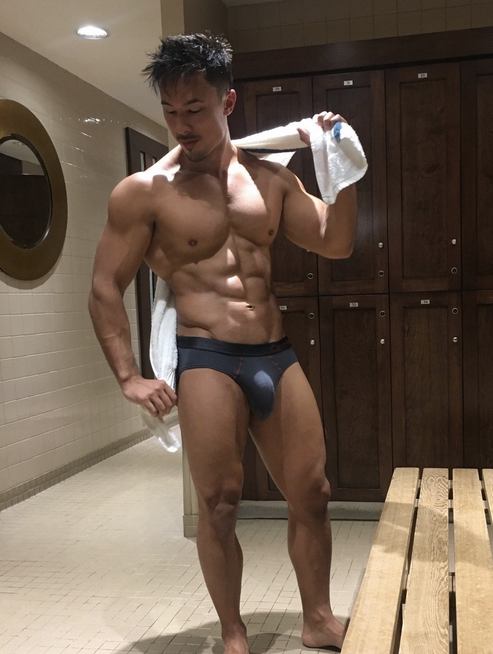 hot male 499 (18+)