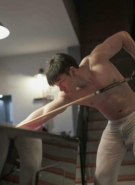 hot male 500 (18+)
