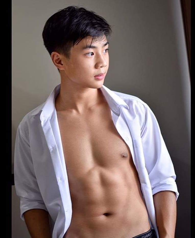 หล่อด้วย หุ่นแซบด้วย