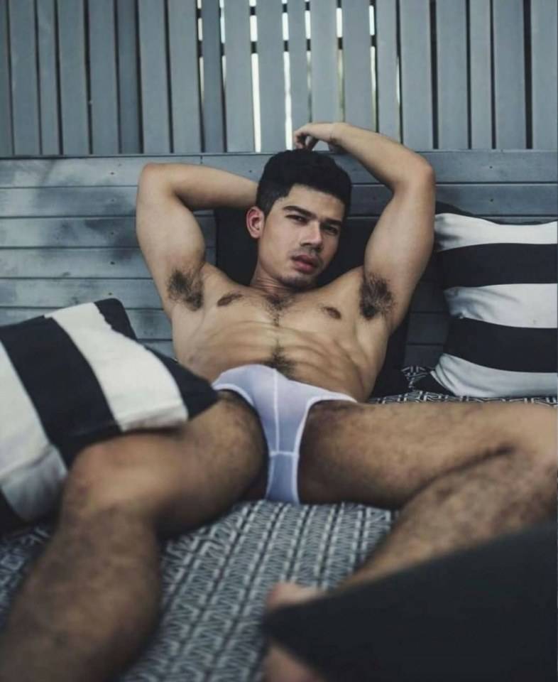 hot male 502 (18+)