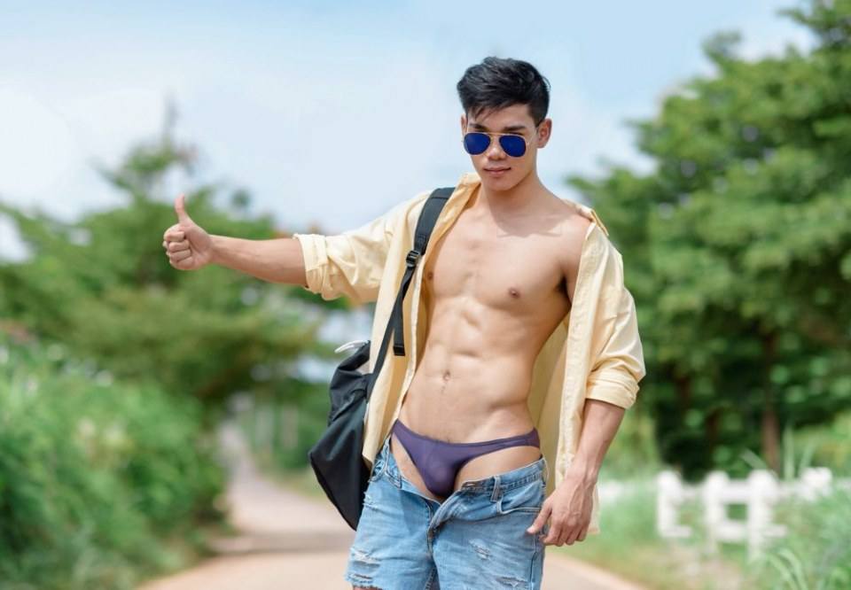 hot male 502 (18+)