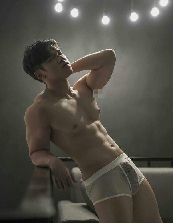 hot male 503 (18+)