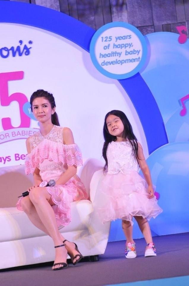 น้องมะลิ โตแล้วน่ารักฝุดๆ (ภาพจากงานจอห์นสัน ฉลองครบรอบ 125 ปี)